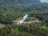 Cuatro horas de carretera para apagar la cabeza: la anatomía de un fin de semana en la sierra que nadie ha gentrificado Abismo del Cerro Cabezón en Tlatlauquitepec cubierto por un banco espeso de neblina serrana al atardecer